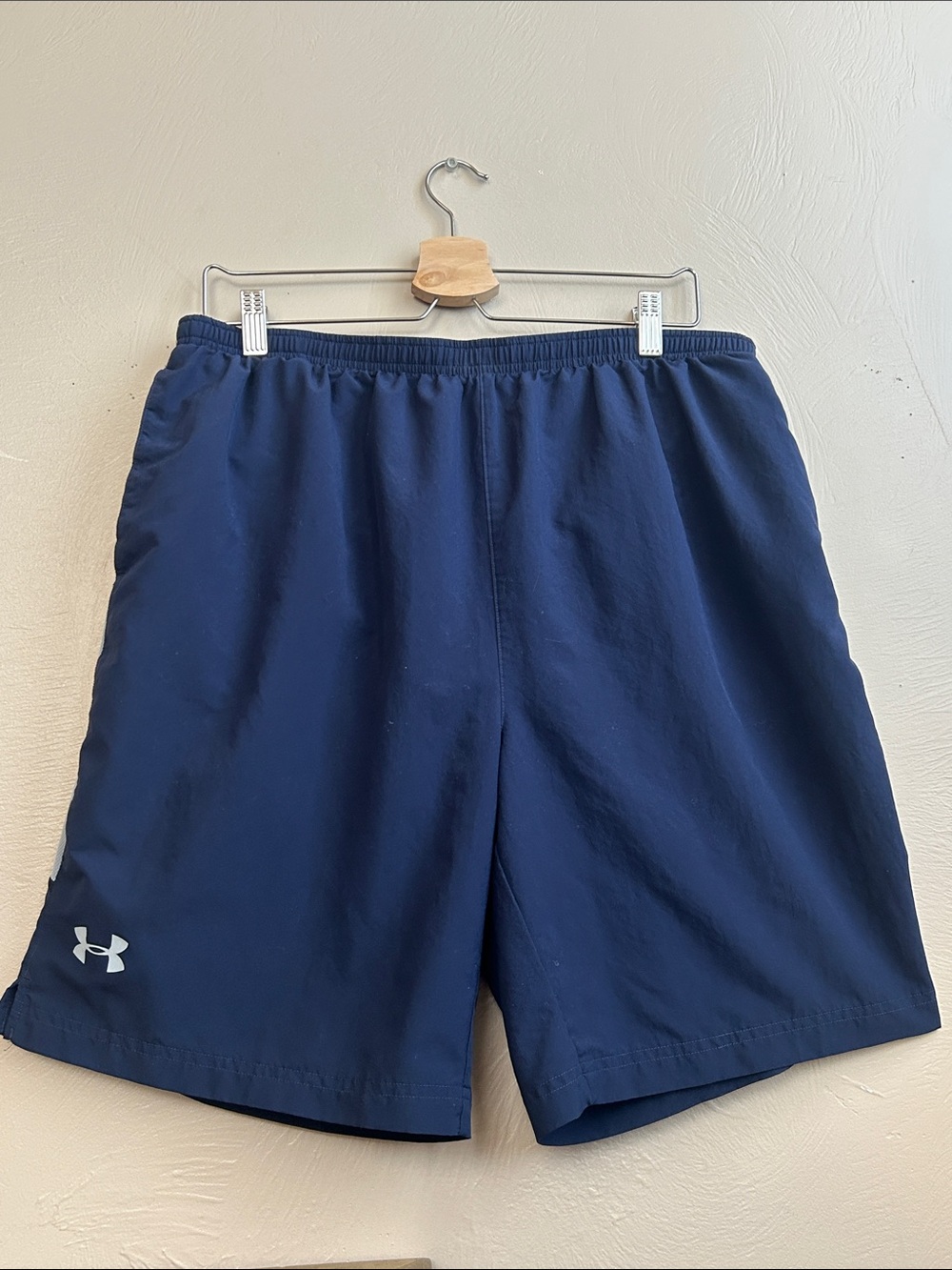 Under Armour Navy Blue Men's Athletic Shorts Featuring Side Logo Panel. Size XL.